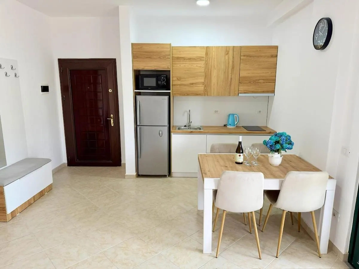 Adam Apartment With Swimming Pool Golem  Albanie