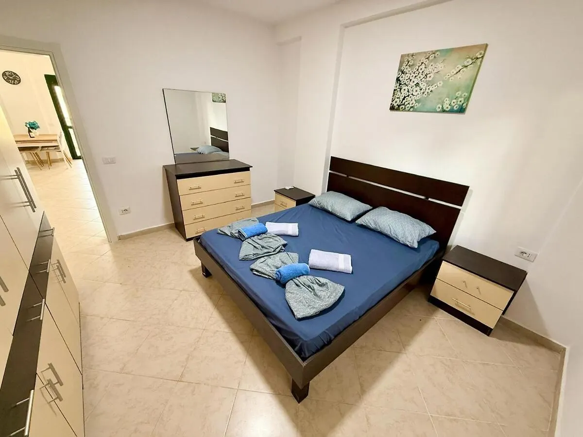 Adam Apartment With Swimming Pool Golem